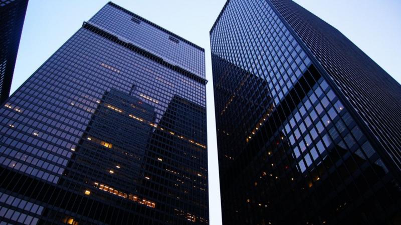 Placas para Sinalização de Empresas: Como Escolher a Ideal para Seu Negócio