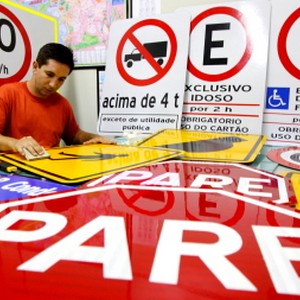 Sinalização canteiro de obras